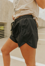 Load image into Gallery viewer, Sedona Shorts -Black
