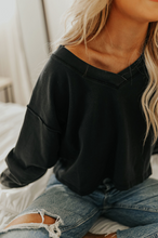 Load image into Gallery viewer, Black Casual Crop Pullover
